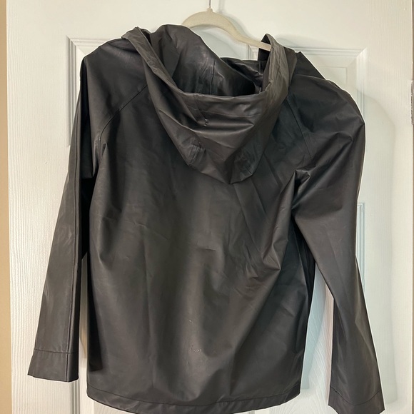 UGG Women’s Hutton Rain Jacket - Picture 2 of 4